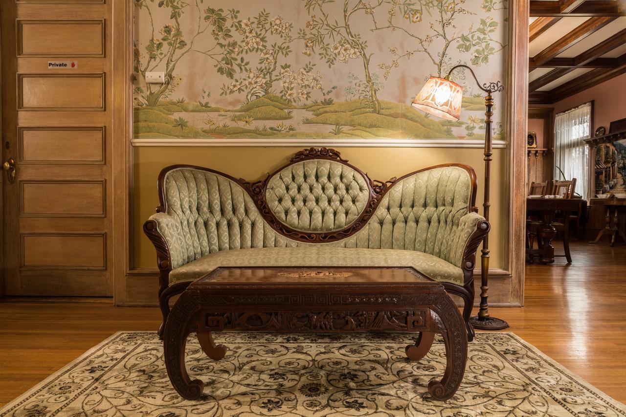 Ringling House 3*