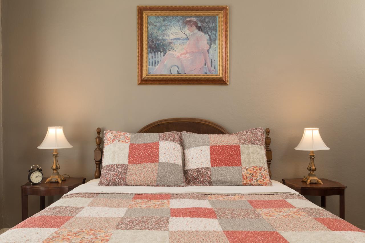Ringling House 3*